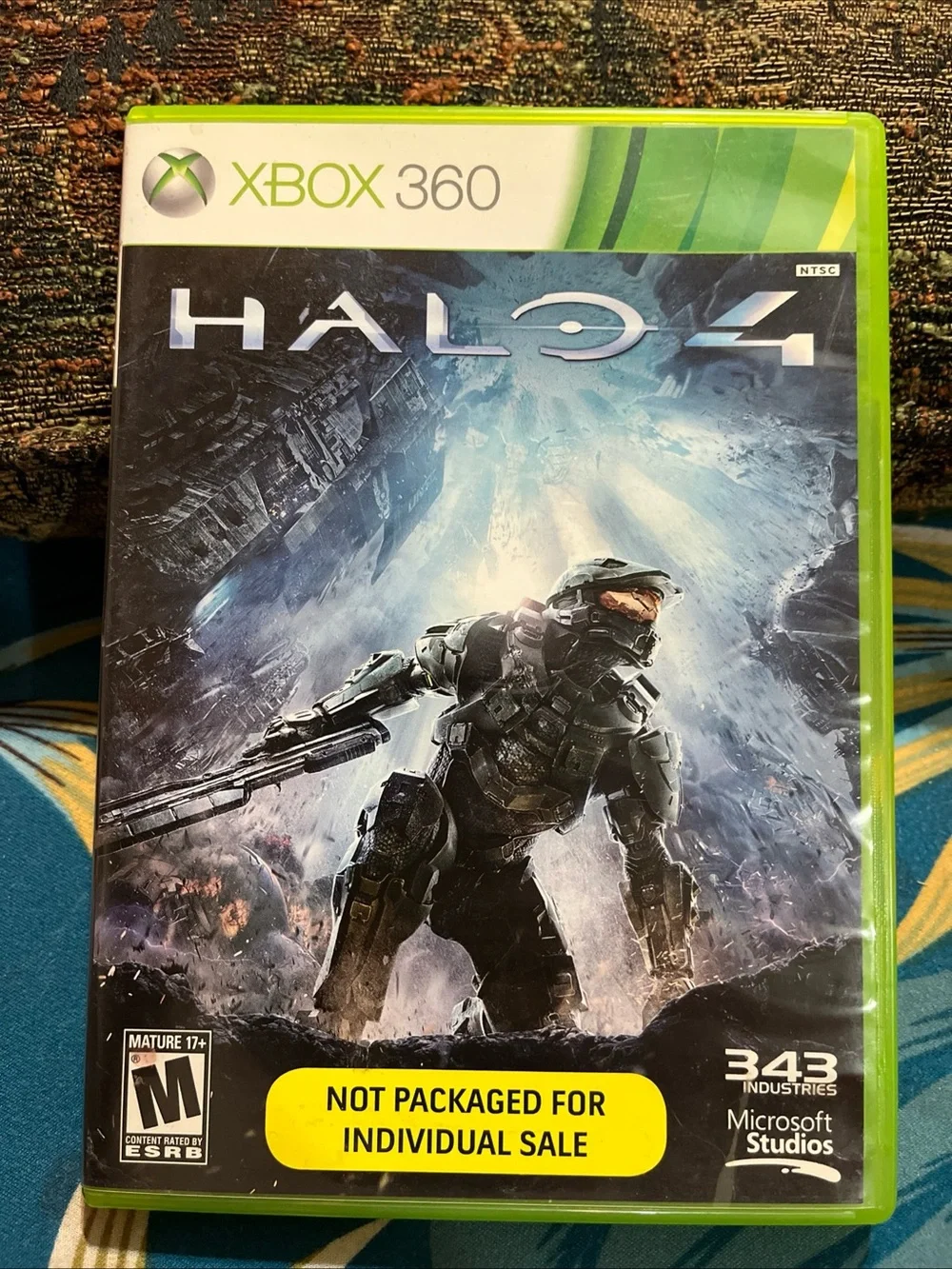 Halo 4 Xbox 360 Game - Green Case, Blue Cover Art